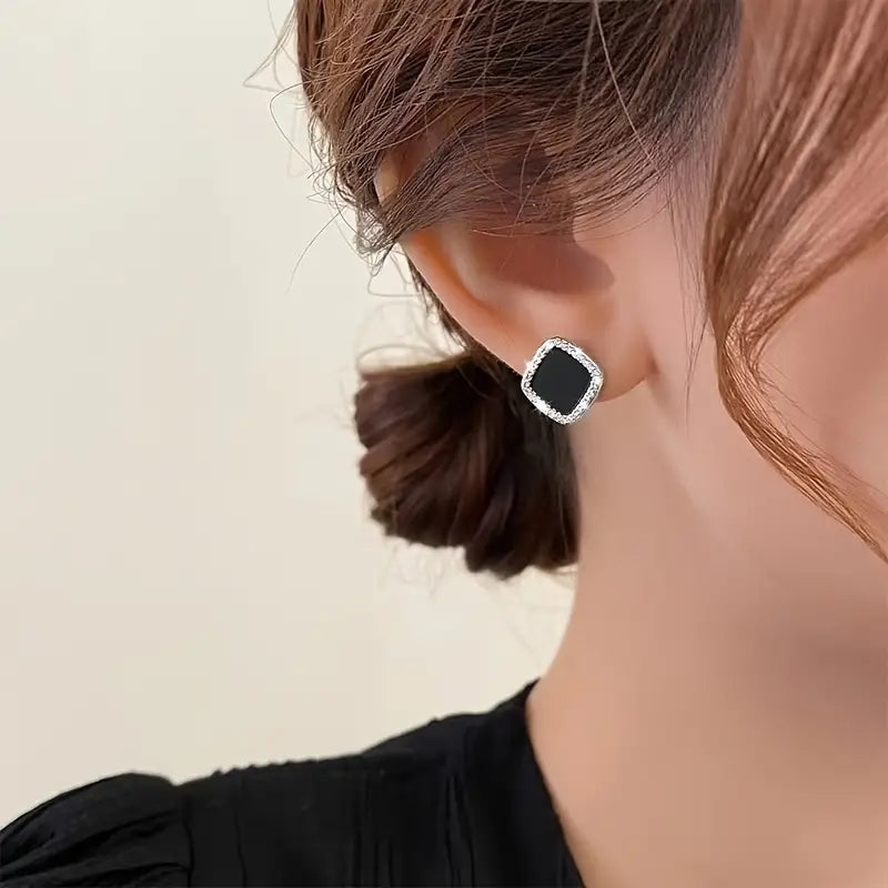 Elegant Black Square Stud Earrings with Sparkling Rhinestones